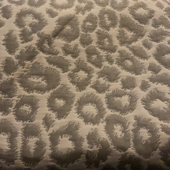 Classy animal print midi skirt. - Picture 3 of 3